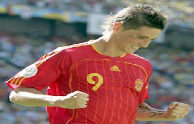 Τρεις Άγγλοι μνηστήρες για Τόρες...