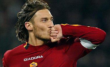 Πρόταση αιώνιας δέσμευσης ετοιμάζει στον Τότι η Ρόμα