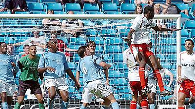 Με δύο πρόσωπα…