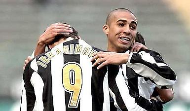 Ο Τρεζεγκέ υπερασπίζεται τον Ιμπραΐμοβιτς