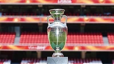 Πέντε υποψήφιοι για το EURO 2012