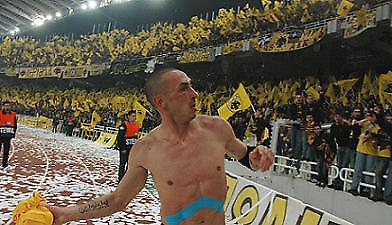 Θέλει να… γεράσει στην ΑΕΚ