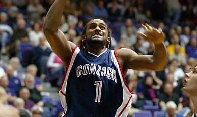 Στέλνουν Τουριάφ στο λιμάνι οι Λιθουανοί