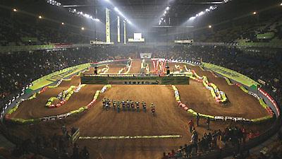 Ξεσήκωσε…!