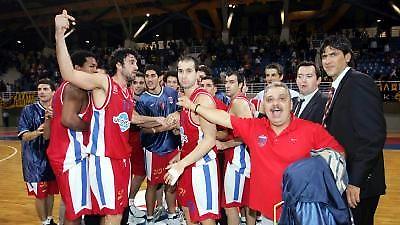 Τα είδε όλα... κόκκινα και μπλε!