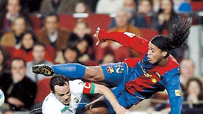 Ροναλντίνιο: «Όποιος μας ξεγράφει είναι τρελός…»