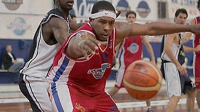 Μια «ανάσα» από Ουότσον η Αρμάνι