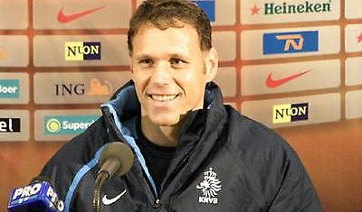 Νέες φήμες για Μίλαν και Φαν Μπάστεν