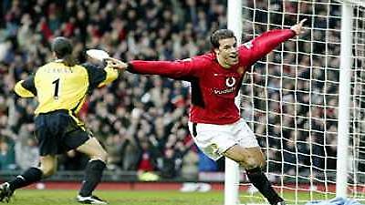 Ο Φαν Νιστελρόι κοντά στο Αμβούργο