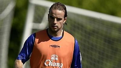 Τιμωρία σε Φαν Ντερ Μέιντε από Έβερτον