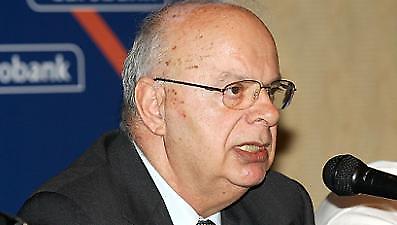 Η κόντρα καλά κρατεί...