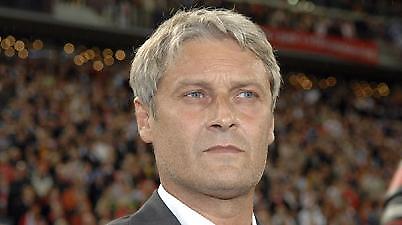 Ως το 2009 ο Φε στη Στουτγκάρδη