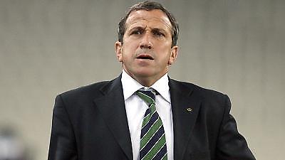 Μένει και περιμένει