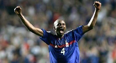 Βιεϊρά: «Δεν ανακατεύομαι στη διαμάχη Πιρές-Ντομενέκ»