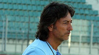 ΗΡΑΚΛΗΣ: Κοιτάζει Ροσάλες