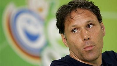 Με Φαν Μπάστεν στο τιμόνι ως το 2010