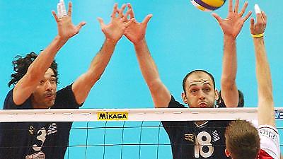 Ο «πελαργός» αφήνει δύο εκτός