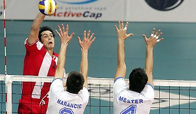 Σε τεντωμένο σκοινί…