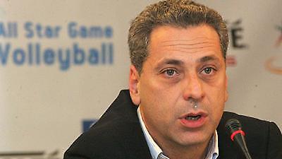 Συμβολή των «αιωνίων» κατά της βίας