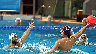 Αυλαία με ντέρμπι στο πόλο