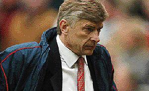 Στην Άρσεναλ ο Έμπουε