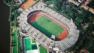 Τα βλέμματα σε Βρέμη και Πόλη