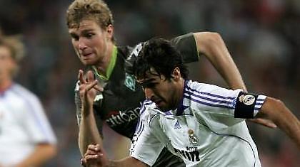 Τα φώτα σε Βρέμη και Λίβερπουλ