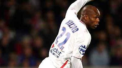 «Μένει στη Λιόν ο Βιλτόρ»