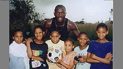 Αποχαιρετισμός στα ...όπλα για τον Γουεά