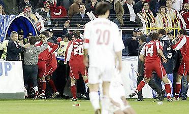 Στην αντεπίθεση κατά Μπλάτερ οι Τούρκοι