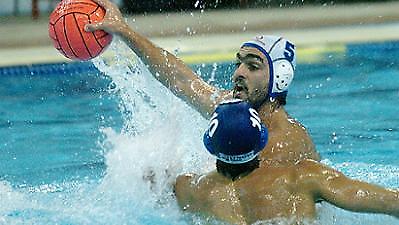 Με την «πλάτη» στον τοίχο οι Πειραιώτες