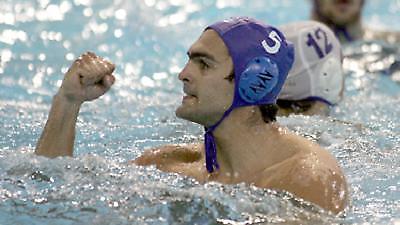 Στον αφρό ο Ολυμπιακός, στα βαθιά ο Εθνικός