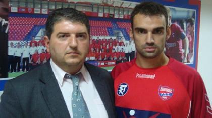 Στην «πλατεία» και επίσημα ο Χούτος