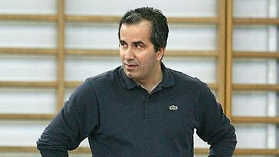 Αναχωρεί για το «χτίσιμο»