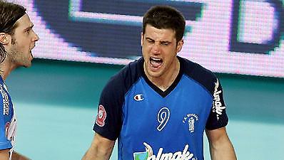 Ολοκλήρωσε και επιστρέφει...