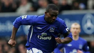 Ανανεώνει με Έβερτον ο Γιόμπο