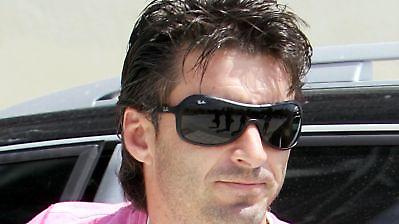 Μπροστά το πιστοποιητικό