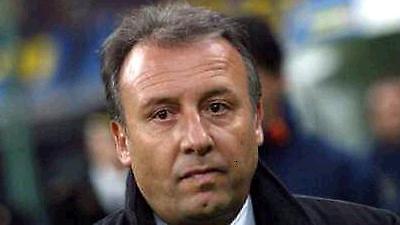 Στήριξη στον Τζακερόνι