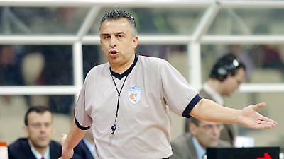 «Διπλή» εκπροσώπηση στην Πράγα