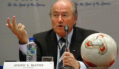 Μπλάτερ: «Να μειωθoύν οι ξένοι»