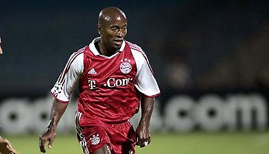 Ανανέωσε μέχρι το 2006 ο Ζε Ρομπέρτο