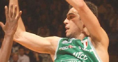 Νικητής στον «εμφύλιο» ο Ζήσης