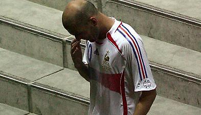 Άφεση αμαρτιών στον «Ζιζού»