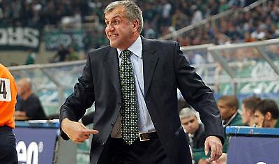 Ομπράντοβιτς: «Νίκη κόντρα στις απουσίες»