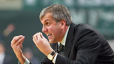 Τους «έτριξε» τα δόντια…